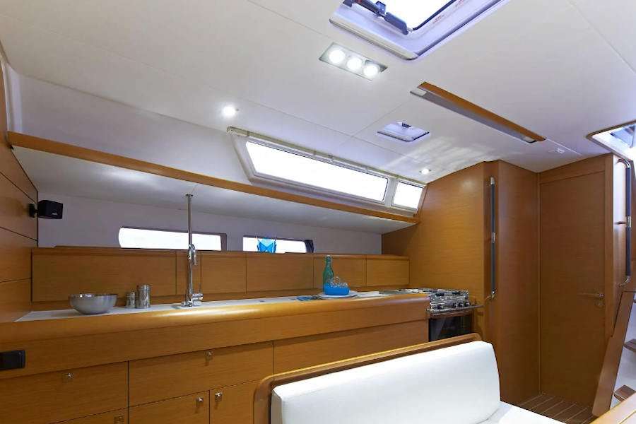 48-ft.-sun-odyssey-10